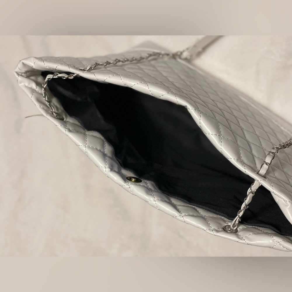 Purse - Picture 3 of 3